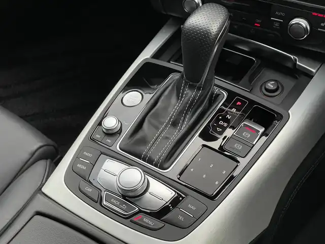 アウディ Ａ７ SB 2.0 TFSI クワトロ S LINE P 山梨県 2017(平29)年 2.6万km ミトスブラックメタリック SR /マトリクスLED /アシスタンス /黒革/BOSE/純正ＭＭＩナビ/バックカメラ/フルセグ/ＢＴ/ＣＤ/ＤＶＤ/ＡＵＸ/ＵＳＢ/ＡＣＣ/ＬＫＡ/ＢＳＡ/Ａハイビーム/Ｐシート/シートヒーター/保証書/コンフォート/純正ドラレコ/純正１９ＡＷ