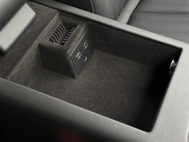 アウディ Ａ７ SB 2.0 TFSI クワトロ S LINE P 山梨県 2017(平29)年 2.6万km ミトスブラックメタリック SR /マトリクスLED /アシスタンス /黒革/BOSE/純正ＭＭＩナビ/バックカメラ/フルセグ/ＢＴ/ＣＤ/ＤＶＤ/ＡＵＸ/ＵＳＢ/ＡＣＣ/ＬＫＡ/ＢＳＡ/Ａハイビーム/Ｐシート/シートヒーター/保証書/コンフォート/純正ドラレコ/純正１９ＡＷ