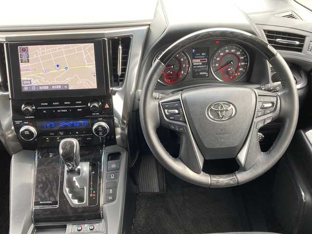 トヨタ アルファード S Cパッケージ 佐賀県 2021(令3)年 3万km ブラック 純正ディスプレイオーディオ/バックカメラ/両側パワースライドドア/プリクラッシュセーフティ/レーンディパーチャーアラート/オートハイビーム/アダプティブクルーズコントロール/クリアランスソナー/電動パーキングブレーキ/オートブレーキホールド/パワーバックドア/レザーシート/メモリパワーシート/シートヒーター/エアシート/オットマン/ステアリングリモコン/ドライブレコーダー/ビルトインETC2.0/プッシュスタート/スマートキー/三眼LEDヘッドライト/フォグライト/シーケンシャルウィンカー/純正アルミホイール