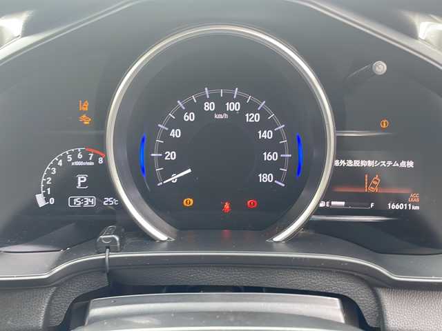 ホンダ フィット 13G･モデューロスタイル ホンダセンシング 長野県 2018(平30)年 16.6万km シルバー ・純正ディーラーオプションナビ/(Bluetooth/フルセグTV/)/・オートクルーズコントロール/・バックカメラ/・純正ビルトインETC/・アイドリングストップ/・AAC/・前後ドライブレコーダー/・プッシュスタートボタン/・4WD/・オートライト/・純正アルミホイール/・社外15インチアルミホイール付きスタッドレスタイヤ車載/・スマートキー/・取扱説明書/・保証書/・記録簿