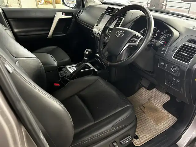 トヨタ ランドクルーザー プラド TZ－G 福岡県 2021(令3)年 3.5万km アバンギャルドブロンズメタリック ワンオーナー/純正ナビ/AM/FM/USB/ミラーキャスト/Bluetooth/クルーズコントロール/レーンキープ/パドルシフト/ハンズフリー/オートライト/オートマチックハイビーム/電動格納ミラー/横滑り/ライトウォッシャー/MTSモード/CRAWLモード/ECOモード/パワーシート（D/N)/シートメモリー（D)/パーキングアシスト/ビルドETC2.0/ドライブレコーダー（前後、SDカード有）/純正アルミホイール/社外フロアマット/保証書/取扱説明書/スペアキー×１