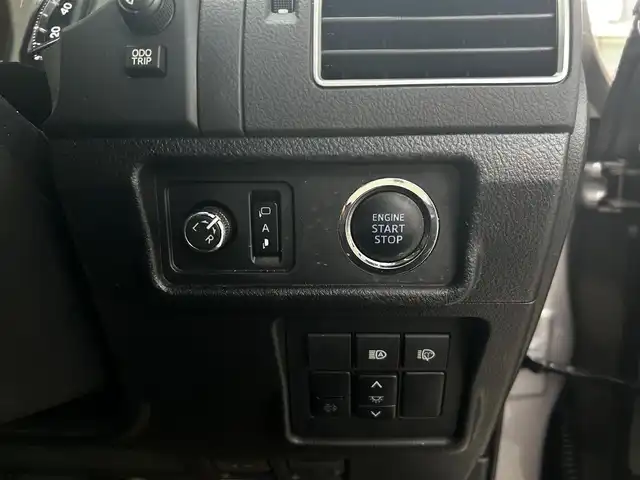 トヨタ ランドクルーザー プラド TZ－G 福岡県 2021(令3)年 3.5万km アバンギャルドブロンズメタリック ワンオーナー/純正ナビ/AM/FM/USB/ミラーキャスト/Bluetooth/クルーズコントロール/レーンキープ/パドルシフト/ハンズフリー/オートライト/オートマチックハイビーム/電動格納ミラー/横滑り/ライトウォッシャー/MTSモード/CRAWLモード/ECOモード/パワーシート（D/N)/シートメモリー（D)/パーキングアシスト/ビルドETC2.0/ドライブレコーダー（前後、SDカード有）/純正アルミホイール/社外フロアマット/保証書/取扱説明書/スペアキー×１