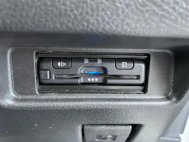 スズキ スペーシア カスタム HYBRID XS 栃木県 2023(令5)年 2.5万km ピュアホワイトP スズキセーフティサポート/社外メモリナビ/フルセグTV/DVD/Bluetooth/バックカメラ/ETC/両側パワースライドドア/コーナーセンサー/ハーフレザーシート/シートヒーター/ステアリングリモコン/レーダークルーズコントロール/ヘッドアップディスプレイ/アイドリングストップ/LEDヘッドライト/オートハイビーム/スマートキー/ロールサンシェード