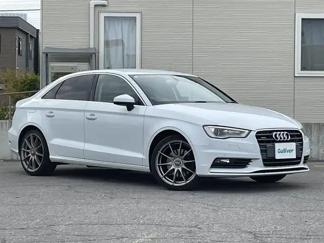 アウディ Ａ３ セダン 1．8 TFSI クワトロ 青森県 2014(平26)年 7.3万km グレイシアホワイトメタリック 4WD/純正メモリナビ/・AM/FM/BT/フォグランプ/レザーシート/パワーシートD/N/シートヒーター/純正フロアマット/コーナーセンサー/パドルシフト/アイドリングストップ/パーキングアシスト/横滑り防止機能/電動パーキングブレーキ/オートライト/センターコンソール/レーダー/ETC/ドラレコ/純正18AW冬タイヤ積み込み有/保証書/取扱説明書