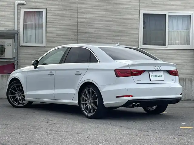 アウディ Ａ３ セダン 1．8 TFSI クワトロ 青森県 2014(平26)年 7.3万km グレイシアホワイトメタリック 4WD/純正メモリナビ/・AM/FM/BT/フォグランプ/レザーシート/パワーシートD/N/シートヒーター/純正フロアマット/コーナーセンサー/パドルシフト/アイドリングストップ/パーキングアシスト/横滑り防止機能/電動パーキングブレーキ/オートライト/センターコンソール/レーダー/ETC/ドラレコ/純正18AW冬タイヤ積み込み有/保証書/取扱説明書