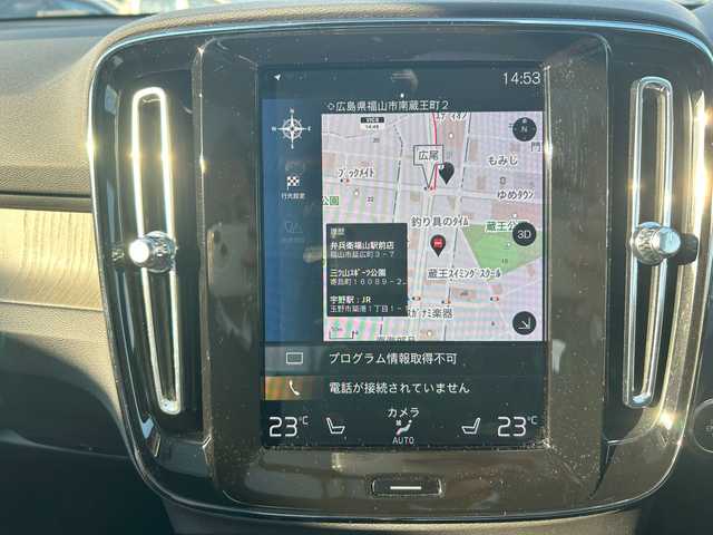 ボルボ ＸＣ４０ T4 AWD インスクリプション 新潟県 2019(令1)年 2.9万km クリスタルホワイトP ４WD/ターボ/サンルーフ/衝突軽減ブレーキ/レーンキープアシスト/純正ナビ/地デジTV/Bluetooth/全方位カメラ/純正USB端子/harman/kardon/黒レザーシート/前席シートヒーター/パワーバックドア/純正19インチアルミ/前席パワーシート/（運転席メモリー機能付き）/革巻きステアリング/ステアリングヒーター/ワイヤレス充電レシーバー/ブラインドスポットインフォメーションシステム/【BLIS】/LEDヘッドライト/前後コーナーセンサー/前後ドライブレコーダー/スマートキー/ETC/スペアキー（スマートキー）/保証書/取扱説明書/純正フロアマット