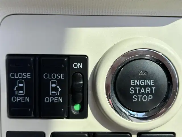 ダイハツ ムーヴ キャンバス X ブラックアクセント リミテッド SAⅢ 奈良県 2019(令1)年 3.5万km パールホワイトⅢ 純正8インチナビ [NSZN-X70D]/アラウンドビューカメラ /フルセグTV /両側パワースライドドア /LEDヘッドライト /衝突被害軽減システム /オートマチックハイビーム /オートライト /電動格納ミラー /純正フロアマット