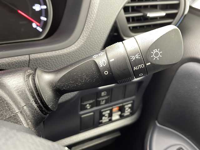 トヨタ ヴォクシー ZS 煌Ⅱ 千葉県 2016(平28)年 5.8万km ブラック アルパインナビ/　CD/DVD/Bluetooth/フルセグTV/アルパインフリップダウンモニター/衝突軽減ブレーキ/車線逸脱警報/先行車発進警報/オートハイビーム/両側パワスラ/ビルトインETC/LEDライト/フォグランプ/ロールサンシェード/フロアマット/ドアバイザー