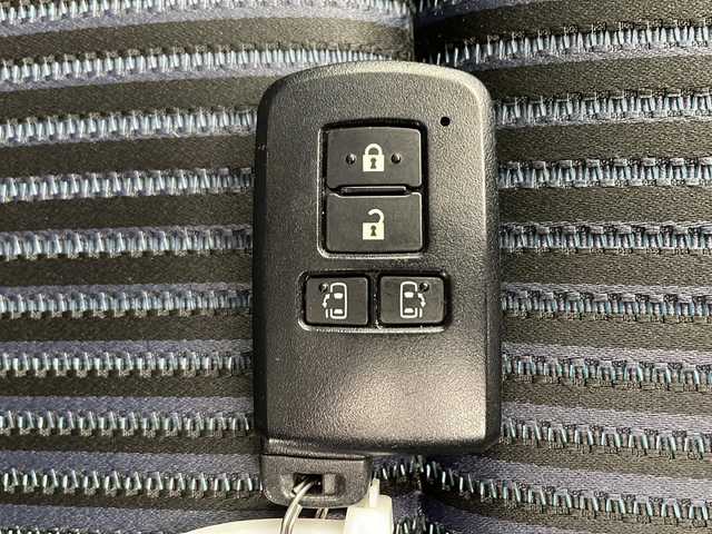 トヨタ ヴォクシー ZS 煌Ⅱ 千葉県 2016(平28)年 5.8万km ブラック アルパインナビ/　CD/DVD/Bluetooth/フルセグTV/アルパインフリップダウンモニター/衝突軽減ブレーキ/車線逸脱警報/先行車発進警報/オートハイビーム/両側パワスラ/ビルトインETC/LEDライト/フォグランプ/ロールサンシェード/フロアマット/ドアバイザー