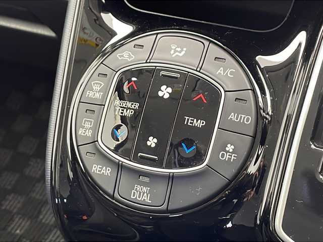 トヨタ ヴォクシー ZS 煌Ⅱ 千葉県 2016(平28)年 5.8万km ブラック アルパインナビ/　CD/DVD/Bluetooth/フルセグTV/アルパインフリップダウンモニター/衝突軽減ブレーキ/車線逸脱警報/先行車発進警報/オートハイビーム/両側パワスラ/ビルトインETC/LEDライト/フォグランプ/ロールサンシェード/フロアマット/ドアバイザー