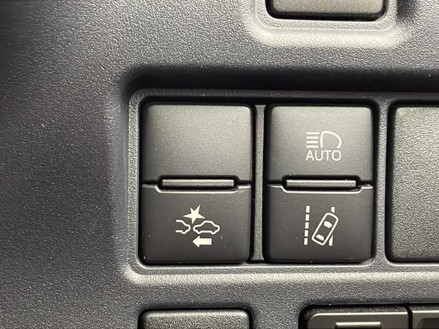 トヨタ ヴォクシー ZS 煌Ⅱ 千葉県 2016(平28)年 5.8万km ブラック アルパインナビ/　CD/DVD/Bluetooth/フルセグTV/アルパインフリップダウンモニター/衝突軽減ブレーキ/車線逸脱警報/先行車発進警報/オートハイビーム/両側パワスラ/ビルトインETC/LEDライト/フォグランプ/ロールサンシェード/フロアマット/ドアバイザー