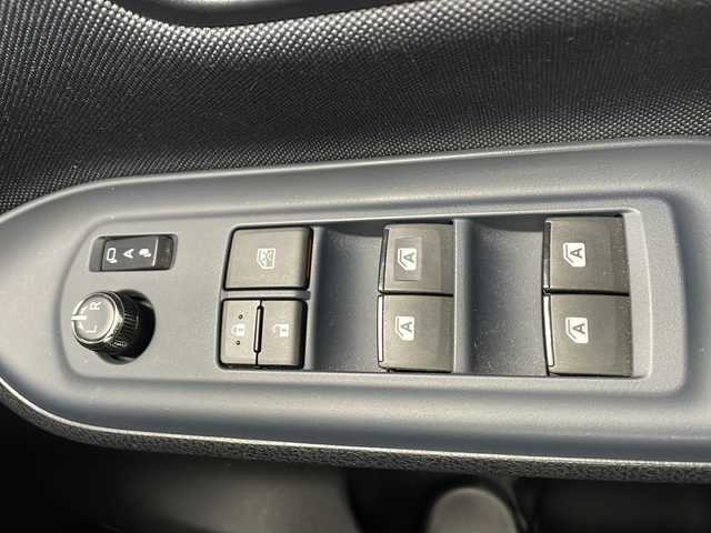 トヨタ ヴォクシー ZS 煌Ⅱ 千葉県 2016(平28)年 5.8万km ブラック アルパインナビ/　CD/DVD/Bluetooth/フルセグTV/アルパインフリップダウンモニター/衝突軽減ブレーキ/車線逸脱警報/先行車発進警報/オートハイビーム/両側パワスラ/ビルトインETC/LEDライト/フォグランプ/ロールサンシェード/フロアマット/ドアバイザー