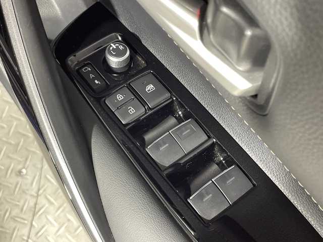 トヨタ カローラツーリング ハイブリッド ダブルバイビー 神奈川県 2023(令5)年 2.3万km スパークリングブラックパールクリスタルシャイン 純正8型ディスプレイオーディオ/コネクティッドナビ/フルセグ　USB　Bluetooth　Miracast/バックカメラ/セーフティセンス/プリクラッシュセーフティ/レーントレーシングアシスト/レーンディパーチャーアラート/レーダークルーズコントロール/オートマチックハイビーム/ロードサインアシスト/ドライバー異常時対応システム/プロアクティブドライビングアシスト/発進遅れ告知機能/ハイビームアシスト/ドライブスタートコントロール/車両接近通報装置/パーキングサポートブレーキ/純正ビルトインETC2.0/電動パーキングブレーキ/オートブレーキホールド/革巻きステアリング/ステアリングスイッチ/ハーフレザーシート/EV/ECO/SPORTモード/プッシュスタート/スマートキー/LEDヘッドランプ/LEDフロントフォグランプ/オートライト/前後ソナー/アイドリングストップ/純正ビルトインETC/電格電格ウインカーミラー/純正リアスポイラー/純正17インチアルミホイール