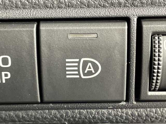 トヨタ カローラツーリング ハイブリッド ダブルバイビー 神奈川県 2023(令5)年 2.3万km スパークリングブラックパールクリスタルシャイン 純正8型ディスプレイオーディオ/コネクティッドナビ/フルセグ　USB　Bluetooth　Miracast/バックカメラ/セーフティセンス/プリクラッシュセーフティ/レーントレーシングアシスト/レーンディパーチャーアラート/レーダークルーズコントロール/オートマチックハイビーム/ロードサインアシスト/ドライバー異常時対応システム/プロアクティブドライビングアシスト/発進遅れ告知機能/ハイビームアシスト/ドライブスタートコントロール/車両接近通報装置/パーキングサポートブレーキ/純正ビルトインETC2.0/電動パーキングブレーキ/オートブレーキホールド/革巻きステアリング/ステアリングスイッチ/ハーフレザーシート/EV/ECO/SPORTモード/プッシュスタート/スマートキー/LEDヘッドランプ/LEDフロントフォグランプ/オートライト/前後ソナー/アイドリングストップ/純正ビルトインETC/電格電格ウインカーミラー/純正リアスポイラー/純正17インチアルミホイール