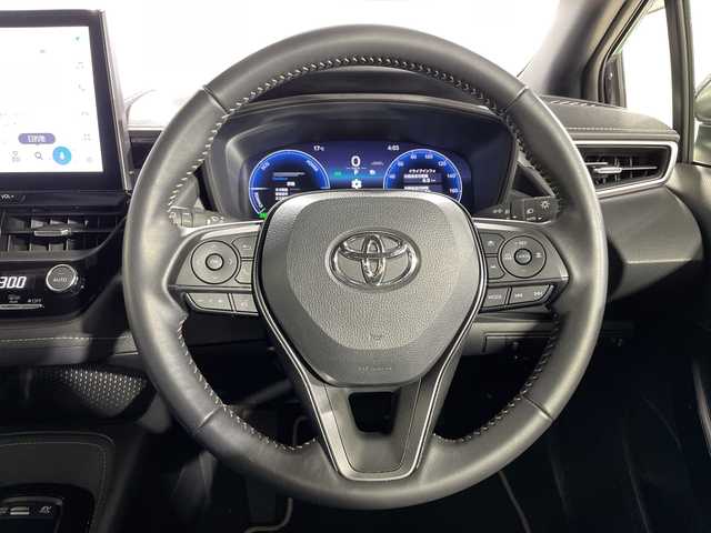 トヨタ カローラツーリング ハイブリッド ダブルバイビー 神奈川県 2023(令5)年 2.3万km スパークリングブラックパールクリスタルシャイン 純正8型ディスプレイオーディオ/コネクティッドナビ/フルセグ　USB　Bluetooth　Miracast/バックカメラ/セーフティセンス/プリクラッシュセーフティ/レーントレーシングアシスト/レーンディパーチャーアラート/レーダークルーズコントロール/オートマチックハイビーム/ロードサインアシスト/ドライバー異常時対応システム/プロアクティブドライビングアシスト/発進遅れ告知機能/ハイビームアシスト/ドライブスタートコントロール/車両接近通報装置/パーキングサポートブレーキ/純正ビルトインETC2.0/電動パーキングブレーキ/オートブレーキホールド/革巻きステアリング/ステアリングスイッチ/ハーフレザーシート/EV/ECO/SPORTモード/プッシュスタート/スマートキー/LEDヘッドランプ/LEDフロントフォグランプ/オートライト/前後ソナー/アイドリングストップ/純正ビルトインETC/電格電格ウインカーミラー/純正リアスポイラー/純正17インチアルミホイール