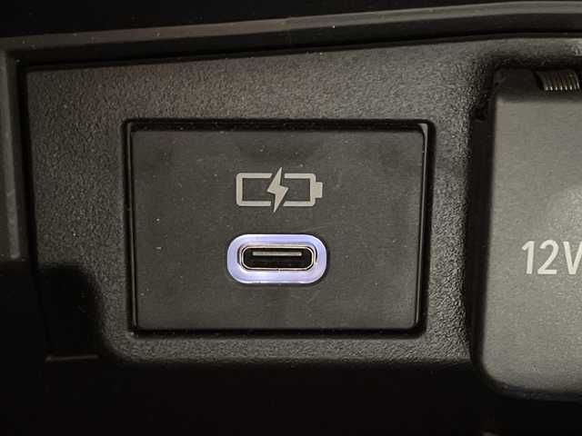 トヨタ カローラツーリング ハイブリッド ダブルバイビー 神奈川県 2023(令5)年 2.3万km スパークリングブラックパールクリスタルシャイン 純正8型ディスプレイオーディオ/コネクティッドナビ/フルセグ　USB　Bluetooth　Miracast/バックカメラ/セーフティセンス/プリクラッシュセーフティ/レーントレーシングアシスト/レーンディパーチャーアラート/レーダークルーズコントロール/オートマチックハイビーム/ロードサインアシスト/ドライバー異常時対応システム/プロアクティブドライビングアシスト/発進遅れ告知機能/ハイビームアシスト/ドライブスタートコントロール/車両接近通報装置/パーキングサポートブレーキ/純正ビルトインETC2.0/電動パーキングブレーキ/オートブレーキホールド/革巻きステアリング/ステアリングスイッチ/ハーフレザーシート/EV/ECO/SPORTモード/プッシュスタート/スマートキー/LEDヘッドランプ/LEDフロントフォグランプ/オートライト/前後ソナー/アイドリングストップ/純正ビルトインETC/電格電格ウインカーミラー/純正リアスポイラー/純正17インチアルミホイール