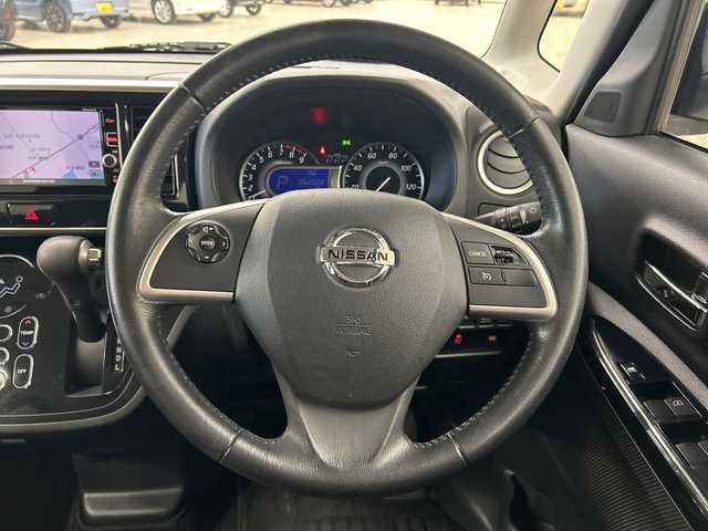 日産 デイズ ルークス ハイウェイスター Gターボ 長崎県 2017(平29)年 6.3万km ホワイトパール 純正ナビ（MM316D-W）/・フルセグTV/・CD/DVD/SD/USB/・Bluetooth/エマージェンシーブレーキ/アラウンドビューモニター/オートハイビーム/クルーズコントロール/両側パワースライドドア/純正１５インチアルミ/LEDオートヘッドライト/リアサーキュレーター/リアサンシェード/シートバックテーブル/ETC/スマートキー/純正フロアマット/電格ウィンカーミラー/バイザー/フォグ