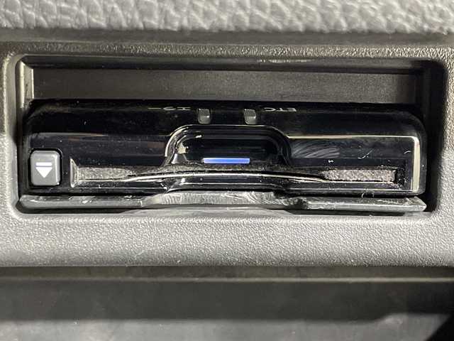 日産 エルグランド 250ハイウェイスターS 神奈川県 2017(平29)年 7万km ブリリアントホワイトパール 社外7型メモリーナビゲーション/フルセグ　CD DVD　SDREC　Bluetooth　HDMI　USB　iPod　/バックカメラ/両側電動スライドドア【サンシェード】/イージークローザードア【サイド/リア】/クルーズコントロール/助手席/2列目オットマン/革巻きステアリング/ステアリングスイッチ/ハーフレザーシート/社外前方ドライブレコーダー/社外ビルトインETC2.0/プッシュスタート/スマートキー/純正サイド/リアスポイラー/純正18インチアルミホイール/LEDヘッドランプ/フロントフォグランプ/オートライト