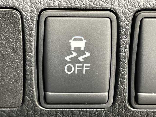 日産 エルグランド 250ハイウェイスターS 神奈川県 2017(平29)年 7万km ブリリアントホワイトパール 社外7型メモリーナビゲーション/フルセグ　CD DVD　SDREC　Bluetooth　HDMI　USB　iPod　/バックカメラ/両側電動スライドドア【サンシェード】/イージークローザードア【サイド/リア】/クルーズコントロール/助手席/2列目オットマン/革巻きステアリング/ステアリングスイッチ/ハーフレザーシート/社外前方ドライブレコーダー/社外ビルトインETC2.0/プッシュスタート/スマートキー/純正サイド/リアスポイラー/純正18インチアルミホイール/LEDヘッドランプ/フロントフォグランプ/オートライト