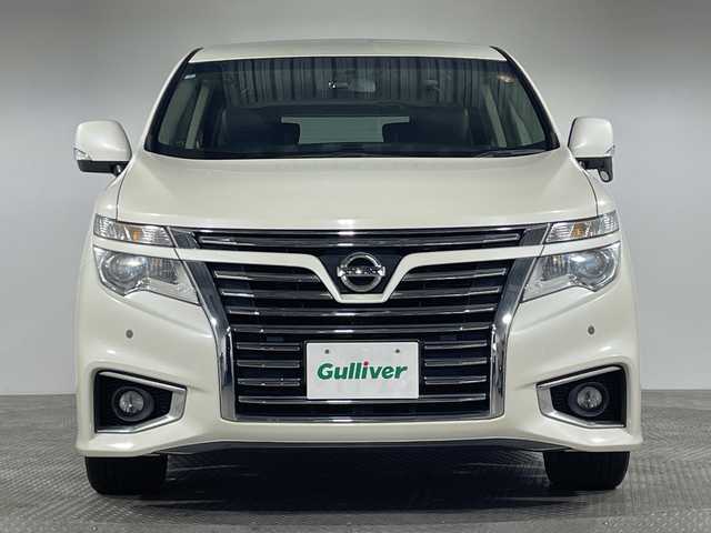 日産 エルグランド 250ハイウェイスターS 神奈川県 2017(平29)年 7万km ブリリアントホワイトパール 社外7型メモリーナビゲーション/フルセグ　CD DVD　SDREC　Bluetooth　HDMI　USB　iPod　/バックカメラ/両側電動スライドドア【サンシェード】/イージークローザードア【サイド/リア】/クルーズコントロール/助手席/2列目オットマン/革巻きステアリング/ステアリングスイッチ/ハーフレザーシート/社外前方ドライブレコーダー/社外ビルトインETC2.0/プッシュスタート/スマートキー/純正サイド/リアスポイラー/純正18インチアルミホイール/LEDヘッドランプ/フロントフォグランプ/オートライト