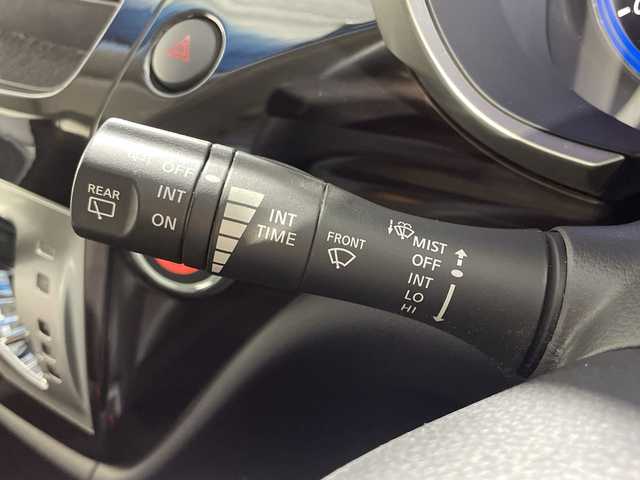 日産 エルグランド 250ハイウェイスターS 神奈川県 2017(平29)年 7万km ブリリアントホワイトパール 社外7型メモリーナビゲーション/フルセグ　CD DVD　SDREC　Bluetooth　HDMI　USB　iPod　/バックカメラ/両側電動スライドドア【サンシェード】/イージークローザードア【サイド/リア】/クルーズコントロール/助手席/2列目オットマン/革巻きステアリング/ステアリングスイッチ/ハーフレザーシート/社外前方ドライブレコーダー/社外ビルトインETC2.0/プッシュスタート/スマートキー/純正サイド/リアスポイラー/純正18インチアルミホイール/LEDヘッドランプ/フロントフォグランプ/オートライト