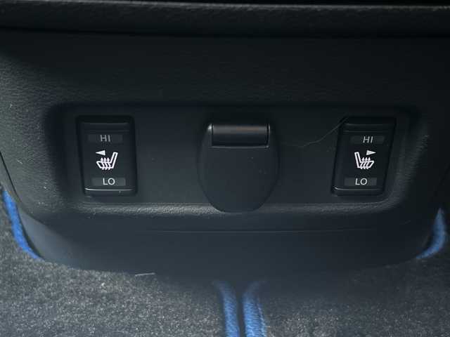 日産 セレナ e－パワー ハイウェイスター V 神奈川県 2022(令4)年 3.6万km ブリリアントシルバー ワンオーナー/プロパイロット/レーンアシスト/ブラインドスポットモニター/コーナーセンサー/純正ナビ/(FM/AM/CD/DVD/TV/BT)/バックカメラ/全周囲カメラ/ドライブレコーダー(前後)/ETC/両側パワースライドドア/デジタルインナーミラー/ステアリングスイッチ/シートヒーター/純正ナビ