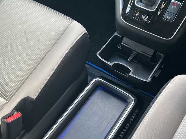 日産 セレナ e－パワー ハイウェイスター V 神奈川県 2022(令4)年 3.6万km ブリリアントシルバー ワンオーナー/プロパイロット/レーンアシスト/ブラインドスポットモニター/コーナーセンサー/純正ナビ/(FM/AM/CD/DVD/TV/BT)/バックカメラ/全周囲カメラ/ドライブレコーダー(前後)/ETC/両側パワースライドドア/デジタルインナーミラー/ステアリングスイッチ/シートヒーター/純正ナビ