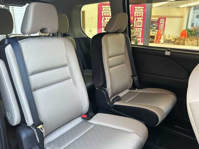 日産 セレナ e－パワー ハイウェイスター V 神奈川県 2022(令4)年 3.6万km ブリリアントシルバー ワンオーナー/プロパイロット/レーンアシスト/ブラインドスポットモニター/コーナーセンサー/純正ナビ/(FM/AM/CD/DVD/TV/BT)/バックカメラ/全周囲カメラ/ドライブレコーダー(前後)/ETC/両側パワースライドドア/デジタルインナーミラー/ステアリングスイッチ/シートヒーター/純正ナビ