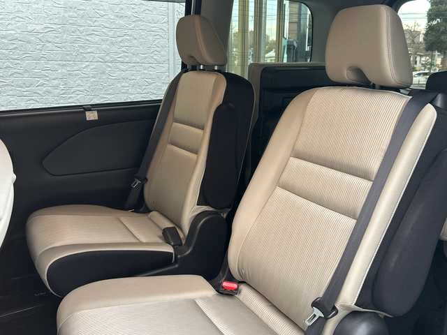 日産 セレナ e－パワー ハイウェイスター V 神奈川県 2022(令4)年 3.6万km ブリリアントシルバー ワンオーナー/プロパイロット/レーンアシスト/ブラインドスポットモニター/コーナーセンサー/純正ナビ/(FM/AM/CD/DVD/TV/BT)/バックカメラ/全周囲カメラ/ドライブレコーダー(前後)/ETC/両側パワースライドドア/デジタルインナーミラー/ステアリングスイッチ/シートヒーター/純正ナビ