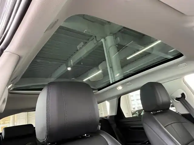 ランドローバー レンジローバーイヴォーク S 山形県 2019(令1)年 2.7万km ガンＭ カラーコード：1AU カルパチアングレイ/純正ナビ/・Bluetooth/USB/360°カメラ/・AppleCarPlay/AndroidAuto/アダプティブクルーズコントロール/レーンキープ/ブラインドスポットアシスト/パノラマSR/デジタルインナーミラー/レザーシート/シートヒーターD/N/ダウンヒルアシスト/純正LEDヘッドライト/パワーバックドア