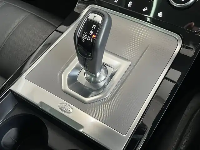 ランドローバー レンジローバーイヴォーク S 山形県 2019(令1)年 2.7万km ガンＭ カラーコード：1AU カルパチアングレイ/純正ナビ/・Bluetooth/USB/360°カメラ/・AppleCarPlay/AndroidAuto/アダプティブクルーズコントロール/レーンキープ/ブラインドスポットアシスト/パノラマSR/デジタルインナーミラー/レザーシート/シートヒーターD/N/ダウンヒルアシスト/純正LEDヘッドライト/パワーバックドア