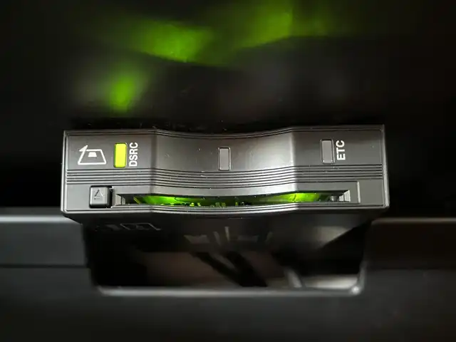 ランドローバー レンジローバーイヴォーク S 山形県 2019(令1)年 2.7万km ガンＭ カラーコード：1AU カルパチアングレイ/純正ナビ/・Bluetooth/USB/360°カメラ/・AppleCarPlay/AndroidAuto/アダプティブクルーズコントロール/レーンキープ/ブラインドスポットアシスト/パノラマSR/デジタルインナーミラー/レザーシート/シートヒーターD/N/ダウンヒルアシスト/純正LEDヘッドライト/パワーバックドア