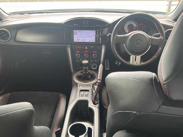 トヨタ ８６ GT リミテッド 岐阜県 2012(平24)年 12.7万km クリスタルブラックシリカ ワンオーナー/純正ナビ/AM/FM/Bluetooth/フルセグテレビ/DS/CD/DVD/ETC/ハーフレザーシート/VSCSPORT/トラクションコントロールシステム/電動格納ミラー/ドアバイザー/革ステアリング/TRDエアロ/マフラー