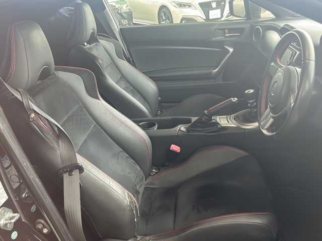 トヨタ ８６ GT リミテッド 岐阜県 2012(平24)年 12.7万km クリスタルブラックシリカ ワンオーナー/純正ナビ/AM/FM/Bluetooth/フルセグテレビ/DS/CD/DVD/ETC/ハーフレザーシート/VSCSPORT/トラクションコントロールシステム/電動格納ミラー/ドアバイザー/革ステアリング/TRDエアロ/マフラー