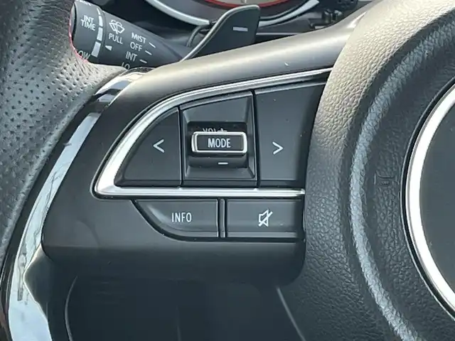 スズキ スイフト スポーツ 静岡県 2019(令1)年 3.9万km ピュアホワイトP 禁煙/純正ディスプレイオーディオ/（AM/FM/BT)/クルーズコントロール/パドルシフト /シートヒーター /純正17インチアルミホール/社外AWスタッドレス車載/純正フロアマット/スマートキー/LEDヘッドライト