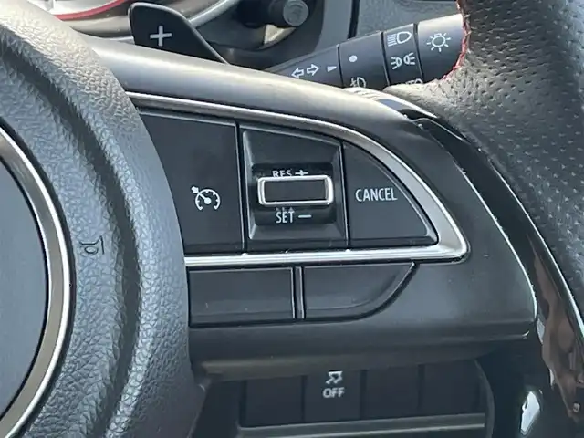 スズキ スイフト スポーツ 静岡県 2019(令1)年 3.9万km ピュアホワイトP 禁煙/純正ディスプレイオーディオ/（AM/FM/BT)/クルーズコントロール/パドルシフト /シートヒーター /純正17インチアルミホール/社外AWスタッドレス車載/純正フロアマット/スマートキー/LEDヘッドライト