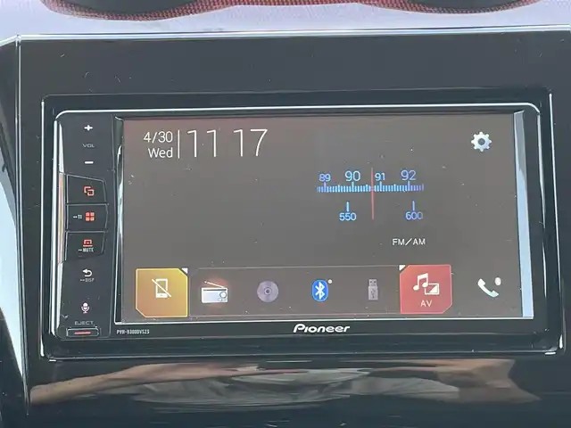 スズキ スイフト スポーツ 静岡県 2019(令1)年 3.9万km ピュアホワイトP 禁煙/純正ディスプレイオーディオ/（AM/FM/BT)/クルーズコントロール/パドルシフト /シートヒーター /純正17インチアルミホール/社外AWスタッドレス車載/純正フロアマット/スマートキー/LEDヘッドライト