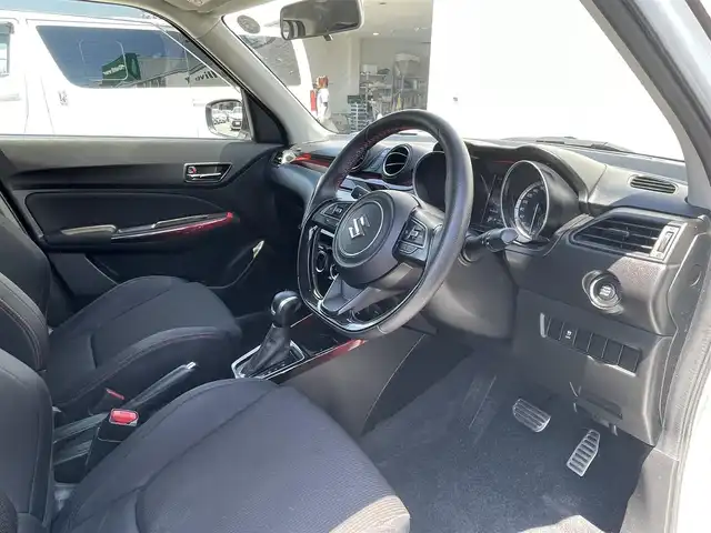 スズキ スイフト スポーツ 静岡県 2019(令1)年 3.9万km ピュアホワイトP 禁煙/純正ディスプレイオーディオ/（AM/FM/BT)/クルーズコントロール/パドルシフト /シートヒーター /純正17インチアルミホール/社外AWスタッドレス車載/純正フロアマット/スマートキー/LEDヘッドライト