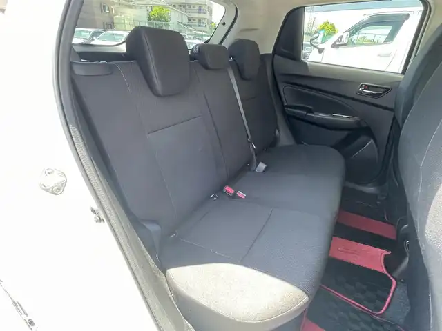 スズキ スイフト スポーツ 静岡県 2019(令1)年 3.9万km ピュアホワイトP 禁煙/純正ディスプレイオーディオ/（AM/FM/BT)/クルーズコントロール/パドルシフト /シートヒーター /純正17インチアルミホール/社外AWスタッドレス車載/純正フロアマット/スマートキー/LEDヘッドライト
