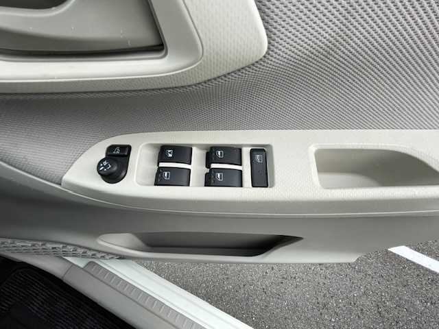 ダイハツ ムーヴ L SAⅢ 静岡県 2018(平30)年 3.8万km パールホワイトⅢ ●社外ナビ/（フルセグ/CD/Bluetooth）/（CN-E310D）/●バックカメラ/●衝突被害軽減システム/●レーンキープアシスト/●ステアリングスイッチ/●ETC/●フロアマット/●ドアバイザー/●プッシュスタート/●スマートキー/●横滑り防止装置/●ダブルSRS＋ABS/●保証書/●取扱説明書