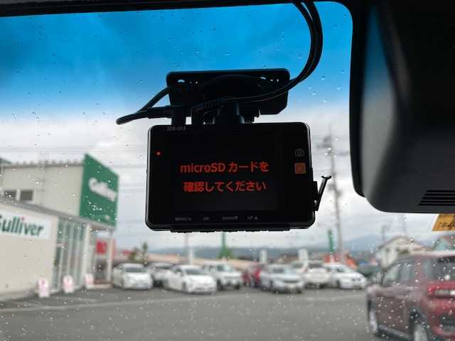 ダイハツ ムーヴ L SAⅢ 静岡県 2018(平30)年 3.8万km パールホワイトⅢ ●社外ナビ/（フルセグ/CD/Bluetooth）/（CN-E310D）/●バックカメラ/●衝突被害軽減システム/●レーンキープアシスト/●ステアリングスイッチ/●ETC/●フロアマット/●ドアバイザー/●プッシュスタート/●スマートキー/●横滑り防止装置/●ダブルSRS＋ABS/●保証書/●取扱説明書