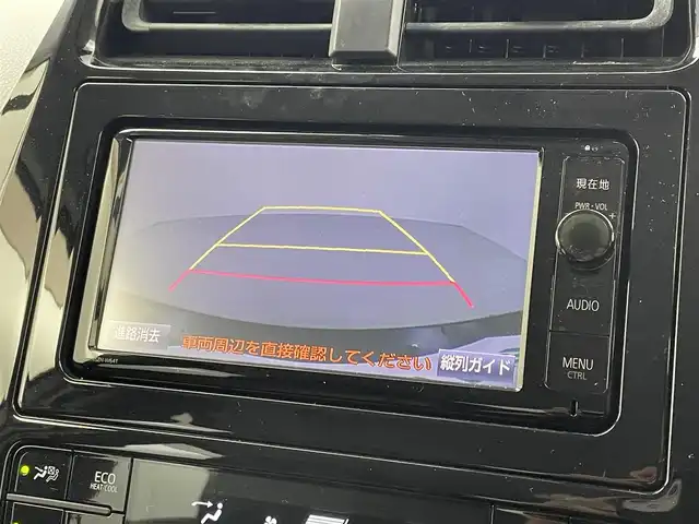 トヨタ プリウス S 福井県 2016(平28)年 6.7万km アティチュードブラックマイカ 禁煙車/ワンオーナー/純正ナビゲーション/型式：NSZN-W64T/【AM/FM/CD/Bluetooth/フルセグTV】/バックカメラ/ビルトインETC/トヨタセーフティセンス/・衝突軽減ブレーキ/・クルーズコントロール（追従有）/・車線逸脱警報機能/プッシュスタート/スマートキー/スペアキー/オートライト/LEDヘッドライド/スペアタイヤ/レザー調シートカバー