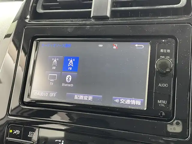 トヨタ プリウス S 福井県 2016(平28)年 6.7万km アティチュードブラックマイカ 禁煙車/ワンオーナー/純正ナビゲーション/型式：NSZN-W64T/【AM/FM/CD/Bluetooth/フルセグTV】/バックカメラ/ビルトインETC/トヨタセーフティセンス/・衝突軽減ブレーキ/・クルーズコントロール（追従有）/・車線逸脱警報機能/プッシュスタート/スマートキー/スペアキー/オートライト/LEDヘッドライド/スペアタイヤ/レザー調シートカバー