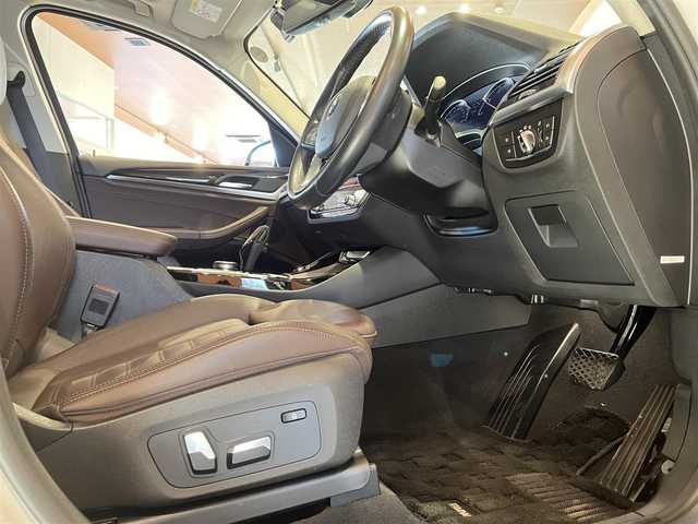 ＢＭＷ Ｘ３ xDrive20d Xライン 道央・札幌 2019(令1)年 6.9万km ミネラルホワイト メタリックペイント/ヘッドアップディスプレイ/ドライビングアシストプラス/パーキングアシストプラス/ワイヤレスチャージング/HiFIスピーカー/純正HDDナビ/フルセグテレビ/USB/BT/360°カメラ/PDC/ヴァーネスカレザーシート/シートヒーター/アダプティブLEDヘッドライト/電動リアゲート
