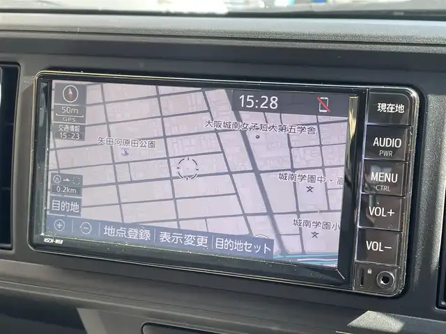 トヨタ パッソ X Lパッケージ S 大阪府 2019(平31)年 0.6万km ブライトシルバーM 純正7インチナビ（NSCN-W68）/・AM/FM/CD/BT/テレビ/バックカメラ/スマートアシストIII/・衝突警報/・衝突軽減支援ブレーキ/・誤発進抑制前後/・車線逸脱警報/・先行車発進お知らせ/・オートハイビーム/前後ソナー/純正ドライブレコーダー/ビルトインETC/純正ドアバイザー/純正フロアマット/保証書/取扱説明書/記録簿 H31/R2/R3/R5/R6