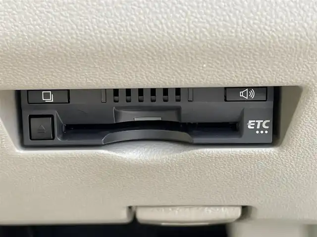 トヨタ パッソ X Lパッケージ S 大阪府 2019(平31)年 0.6万km ブライトシルバーM 純正7インチナビ（NSCN-W68）/・AM/FM/CD/BT/テレビ/バックカメラ/スマートアシストIII/・衝突警報/・衝突軽減支援ブレーキ/・誤発進抑制前後/・車線逸脱警報/・先行車発進お知らせ/・オートハイビーム/前後ソナー/純正ドライブレコーダー/ビルトインETC/純正ドアバイザー/純正フロアマット/保証書/取扱説明書/記録簿 H31/R2/R3/R5/R6
