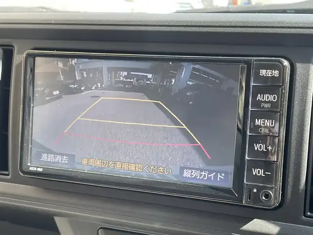 トヨタ パッソ X Lパッケージ S 大阪府 2019(平31)年 0.6万km ブライトシルバーM 純正7インチナビ（NSCN-W68）/・AM/FM/CD/BT/テレビ/バックカメラ/スマートアシストIII/・衝突警報/・衝突軽減支援ブレーキ/・誤発進抑制前後/・車線逸脱警報/・先行車発進お知らせ/・オートハイビーム/前後ソナー/純正ドライブレコーダー/ビルトインETC/純正ドアバイザー/純正フロアマット/保証書/取扱説明書/記録簿 H31/R2/R3/R5/R6