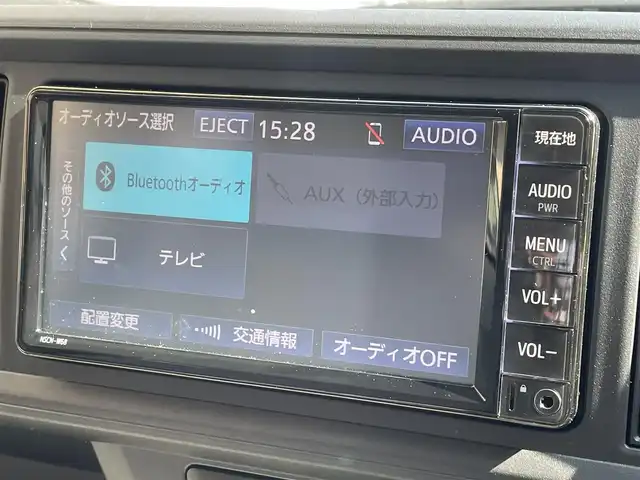 トヨタ パッソ X Lパッケージ S 大阪府 2019(平31)年 0.6万km ブライトシルバーM 純正7インチナビ（NSCN-W68）/・AM/FM/CD/BT/テレビ/バックカメラ/スマートアシストIII/・衝突警報/・衝突軽減支援ブレーキ/・誤発進抑制前後/・車線逸脱警報/・先行車発進お知らせ/・オートハイビーム/前後ソナー/純正ドライブレコーダー/ビルトインETC/純正ドアバイザー/純正フロアマット/保証書/取扱説明書/記録簿 H31/R2/R3/R5/R6
