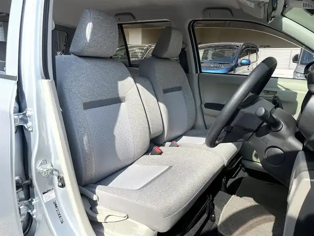 トヨタ パッソ X Lパッケージ S 大阪府 2019(平31)年 0.6万km ブライトシルバーM 純正7インチナビ（NSCN-W68）/・AM/FM/CD/BT/テレビ/バックカメラ/スマートアシストIII/・衝突警報/・衝突軽減支援ブレーキ/・誤発進抑制前後/・車線逸脱警報/・先行車発進お知らせ/・オートハイビーム/前後ソナー/純正ドライブレコーダー/ビルトインETC/純正ドアバイザー/純正フロアマット/保証書/取扱説明書/記録簿 H31/R2/R3/R5/R6