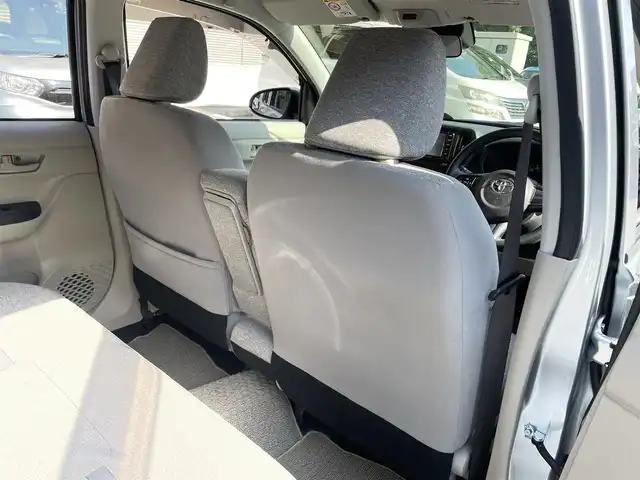 トヨタ パッソ X Lパッケージ S 大阪府 2019(平31)年 0.6万km ブライトシルバーM 純正7インチナビ（NSCN-W68）/・AM/FM/CD/BT/テレビ/バックカメラ/スマートアシストIII/・衝突警報/・衝突軽減支援ブレーキ/・誤発進抑制前後/・車線逸脱警報/・先行車発進お知らせ/・オートハイビーム/前後ソナー/純正ドライブレコーダー/ビルトインETC/純正ドアバイザー/純正フロアマット/保証書/取扱説明書/記録簿 H31/R2/R3/R5/R6